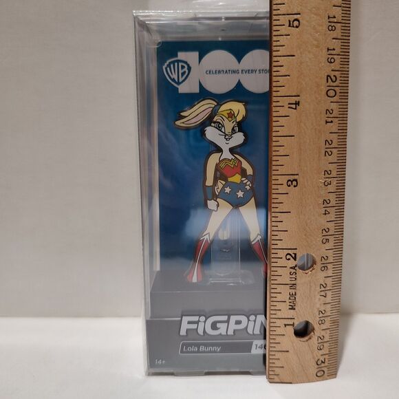 Looney Tunes Lola Bunny Bugs Bunny Daffy Duck DC Comics Cosplay FigPins Set Of 3 - Picture 3 of 3
